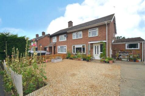 Gilbert Road, Littleport CB6 3 bed semi