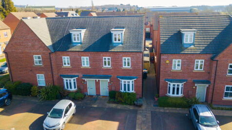 3 bedroom town house for sale