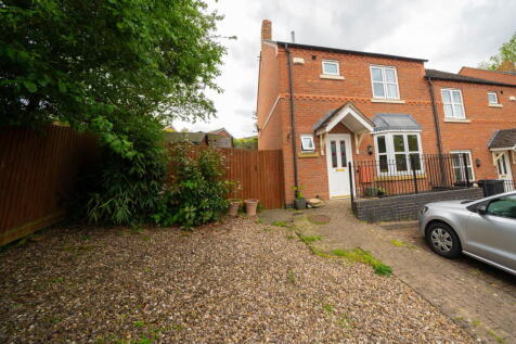3 bedroom end of terrace house for sale
