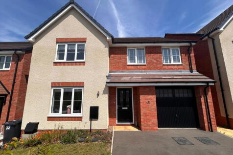 4 bedroom detached house for sale