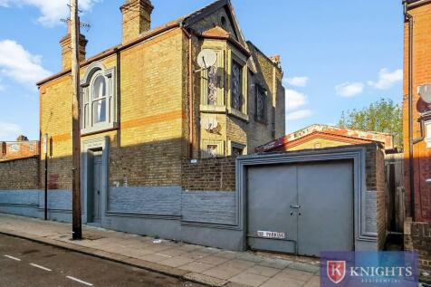 Sperling road, London, N17 2 bed detached house for sale