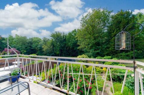 THE RIDGEWAY, MILL HILL VILLAGE, NW7 4 bed flat for sale
