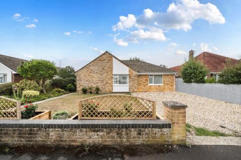 4 bedroom detached bungalow for sale