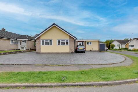 5 bedroom detached bungalow for sale
