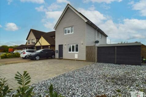 4 bedroom end of terrace house for sale