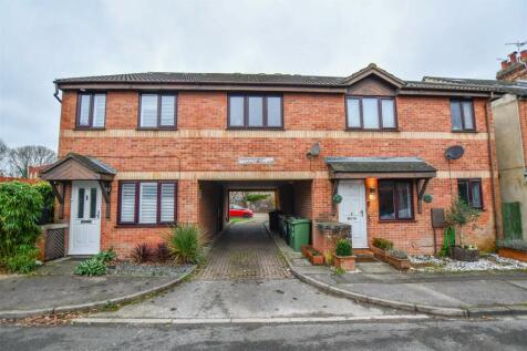 1 bedroom cluster house for sale