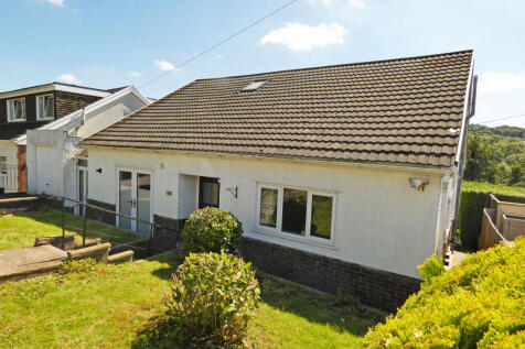 4 bedroom detached bungalow for sale