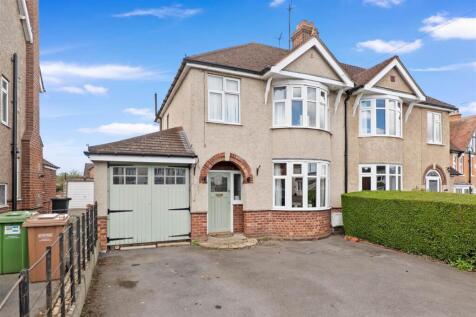 Cheltenham Road, Evesham WR11 3 bed semi