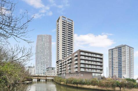 High Street, London E15 1 bed flat for sale