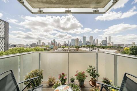 3 bedroom flat for sale