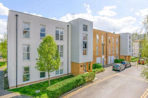 Hawker Drive, Addlestone KT15 1 bed apartment for sale