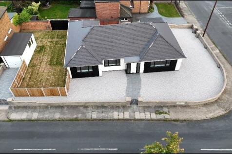 4 bedroom detached bungalow for sale