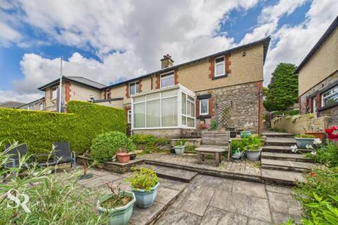 Ferneydale Avenue, Buxton, SK17 2 bed semi