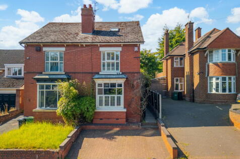 4 bedroom semi-detached house for sale