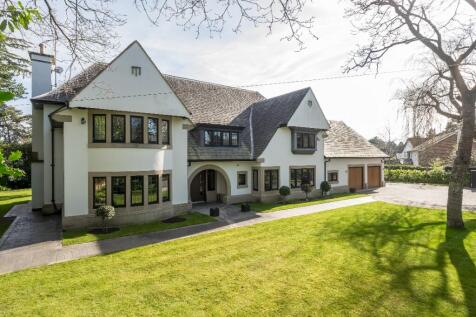 6 bedroom detached house for sale