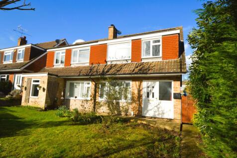 3 bedroom semi-detached house for sale