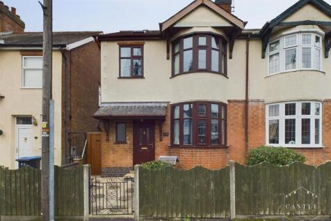 4 bedroom semi-detached house for sale