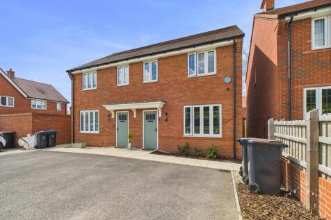 3 bedroom semi-detached house for sale