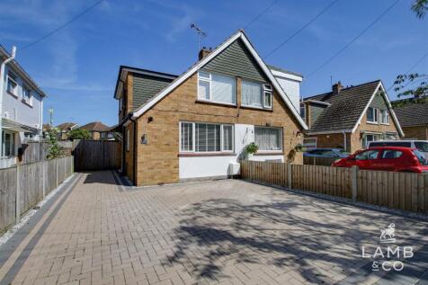 2 bedroom semi-detached house for sale