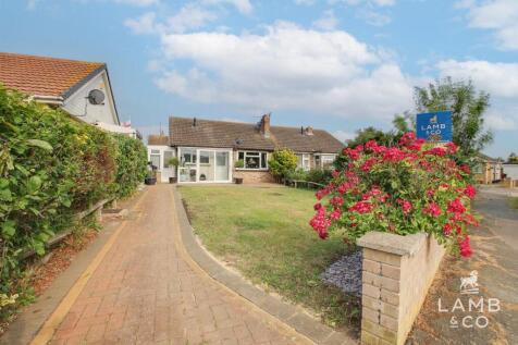 2 bedroom semi-detached bungalow for sale