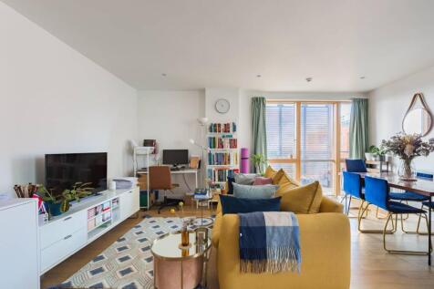 32 Barry Blandford Way, London E3 2 bed flat for sale