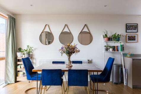 32 Barry Blandford Way, London E3 2 bed flat for sale