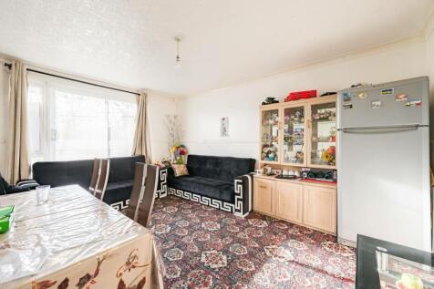 Fern Street, London E3 2 bed maisonette for sale