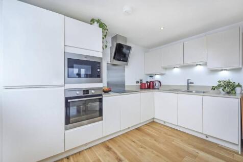 6 Rainhill Way, London E3 1 bed flat for sale