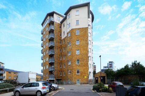 7 Pancras Way, London E3 2 bed penthouse for sale