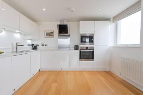6 Rainhill Way, London E3 2 bed flat for sale