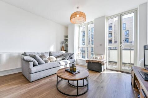 17 Nellie Cressall Way, London E3 2 bed flat for sale