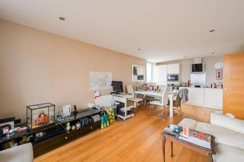 6 Rainhill Way, London E3 2 bed flat for sale
