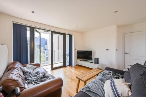 44 Bow Common Lane, London E3 2 bed flat for sale