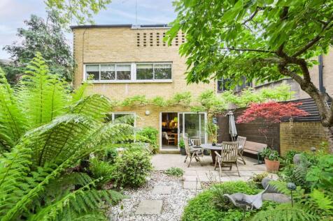 6 bedroom semi-detached house for sale