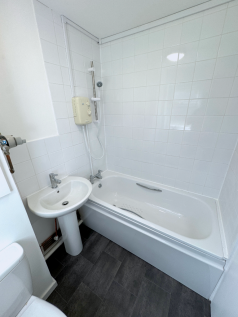 Studio flat for sale
