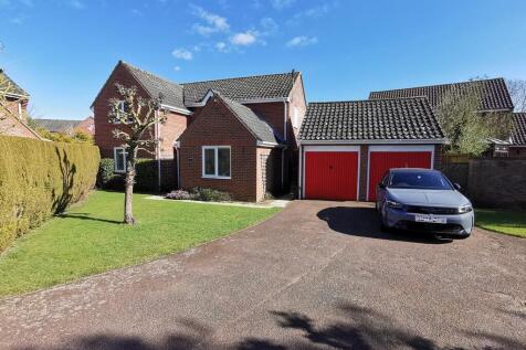 Milestone Lane, Earsham, Bungay 4 bed detached house for sale