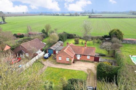 Topcroft Street, Topcroft, Bungay 3 bed detached bungalow for sale