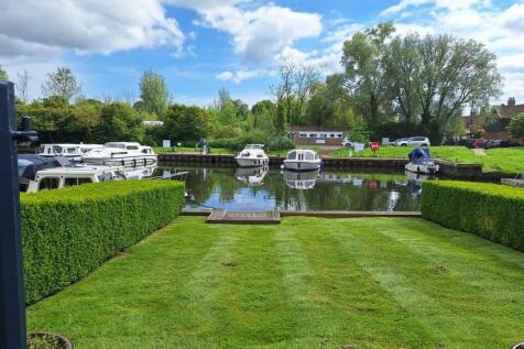 Wherry Close, Chedgrave, Loddon 4 bed terraced house for sale