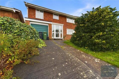 Aldrin Road, Exeter 3 bed detached house for sale