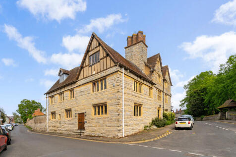 5 bedroom semi-detached house for sale
