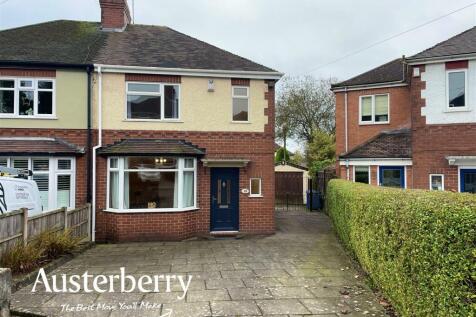 3 bedroom semi-detached house for sale