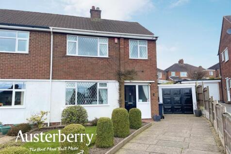3 bedroom semi-detached house for sale