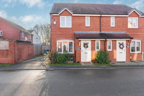 3 bedroom semi-detached house for sale