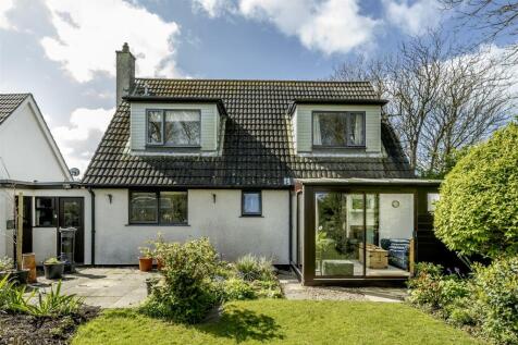 4 bedroom detached bungalow for sale