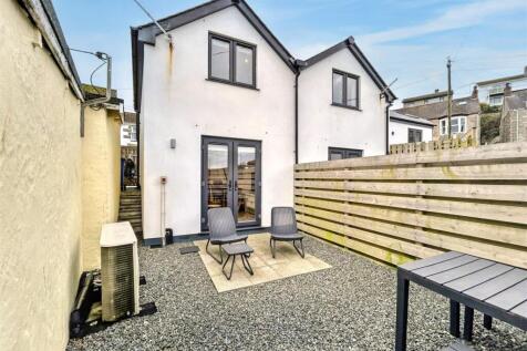 1 bedroom semi-detached house for sale