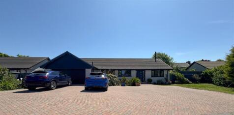 4 bedroom detached bungalow for sale