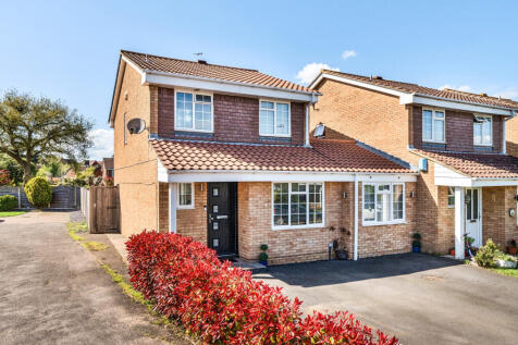 4 bedroom link detached house for sale