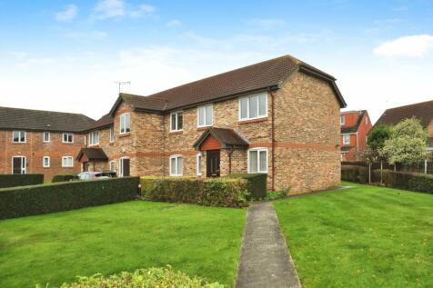 Earlsfield Drive, Chelmsford, CM2 2 bed maisonette for sale