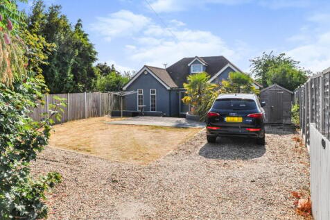 Arbour Lane, Chelmsford, CM1 4 bed chalet for sale
