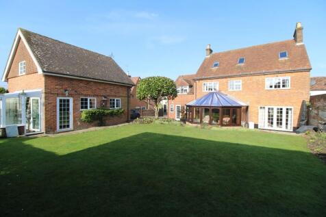 High Street, Overton RG25 4 bed detached house for sale
